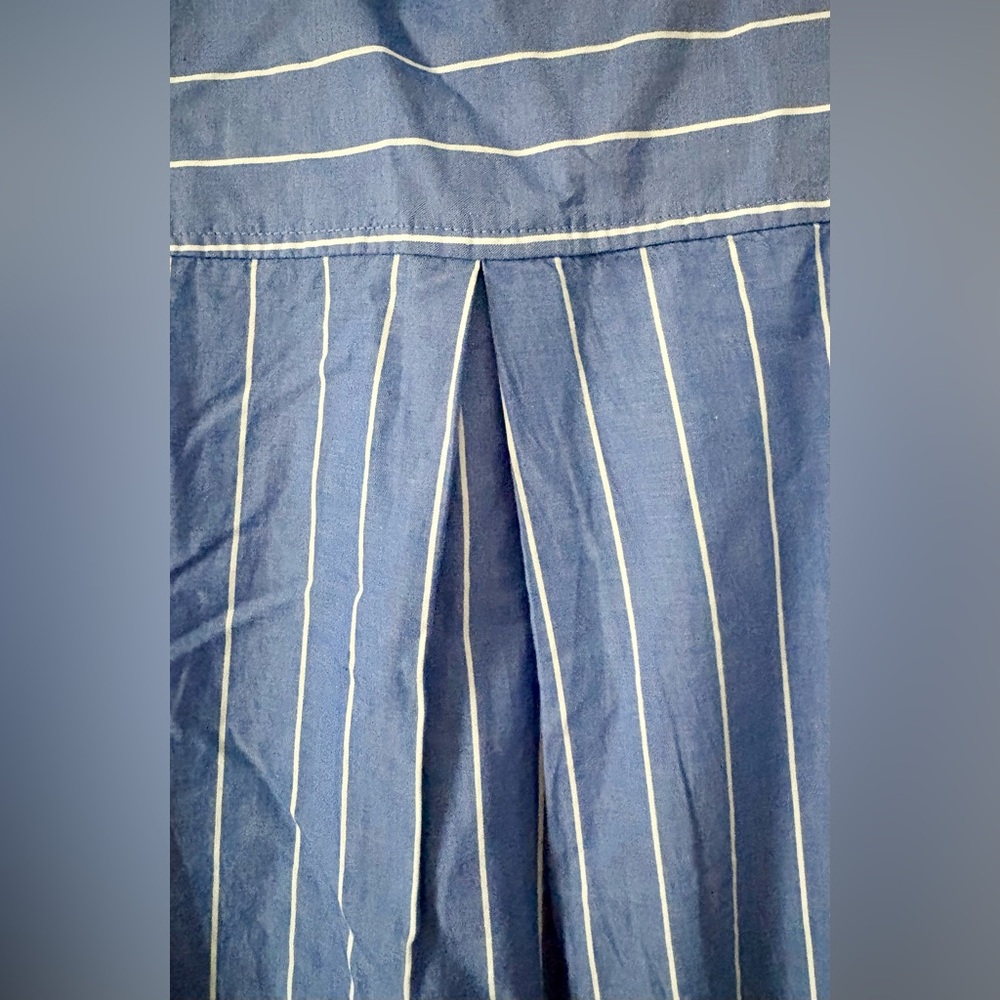 ❤️ Old Navy Classic Blue and White Striped Women’s Button Down Shirt Size L - Picture 3 of 5